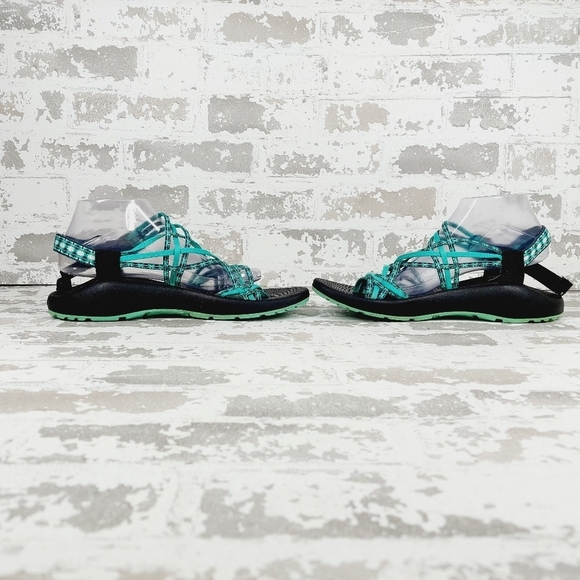 Chaco Black & Aqua Triple Strap Toe Loop Classic Chuckwalla Slip-On Sandals M786 - Picture 7 of 11